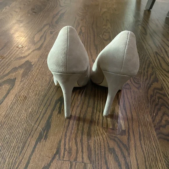 Shoes - Picture 2 of 4